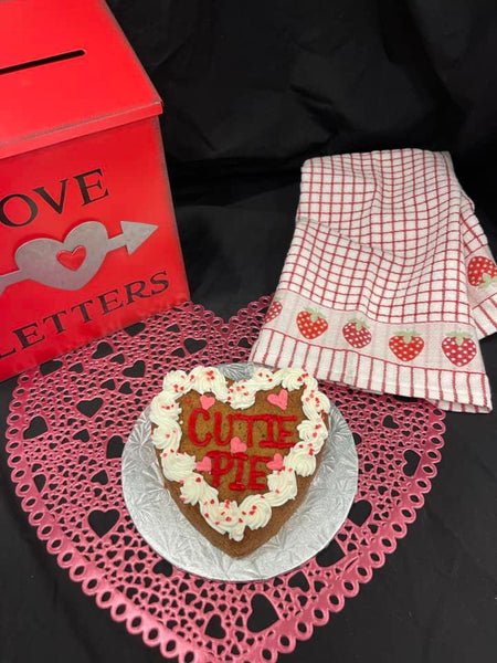 6" Heart Cookie Cake & Four Chocolate Dipped Strawberries COMBO BOX! - Pre Order for Valentine's Day